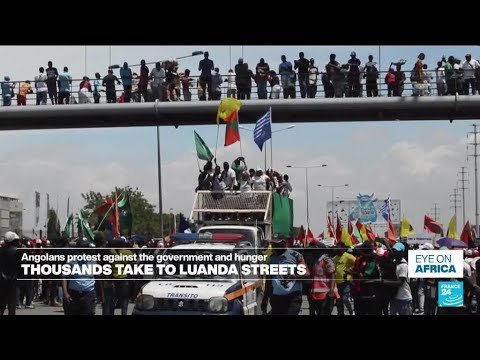 Thousands Protest Against Government in Luanda Streets