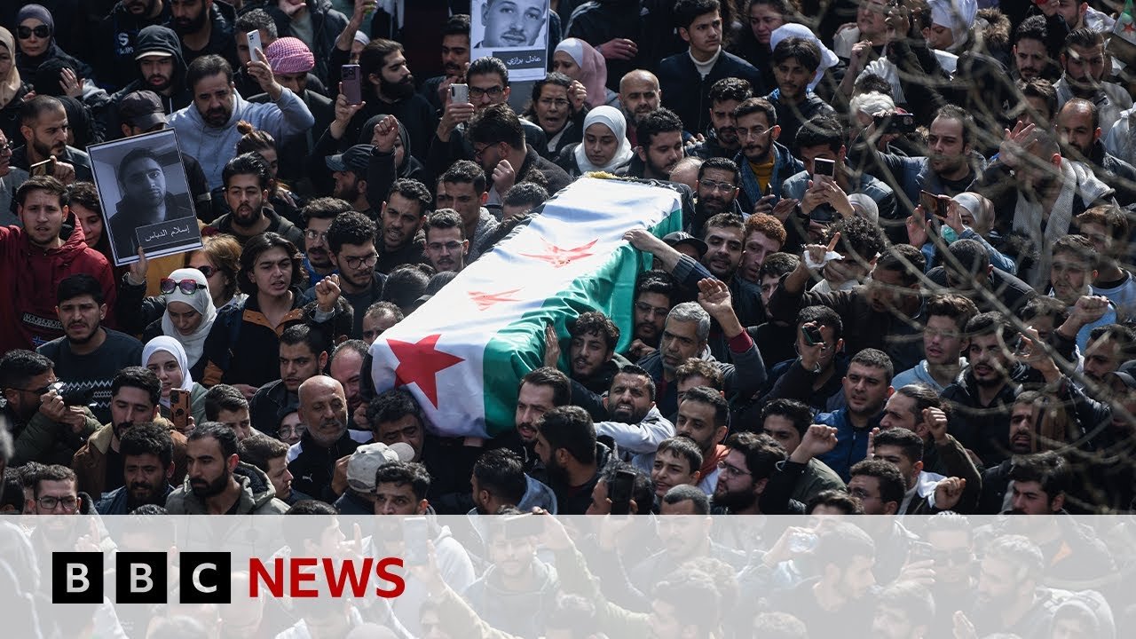 Hundreds Gather in Damascus for Funeral of Syrian Activist